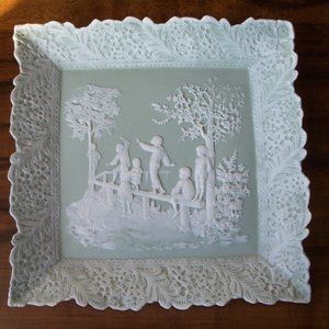 Porcelain Bisque Cameo decorative plate (#EV186)